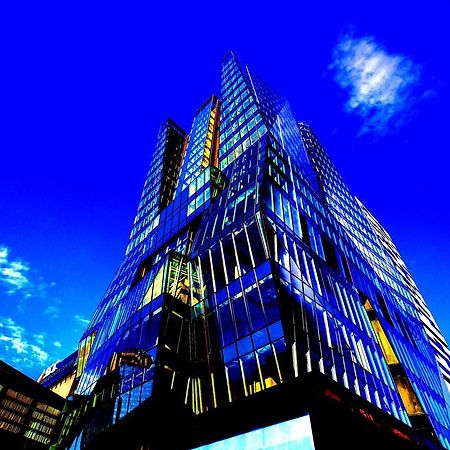 Swissotel SJJ Esterno foto The building at night