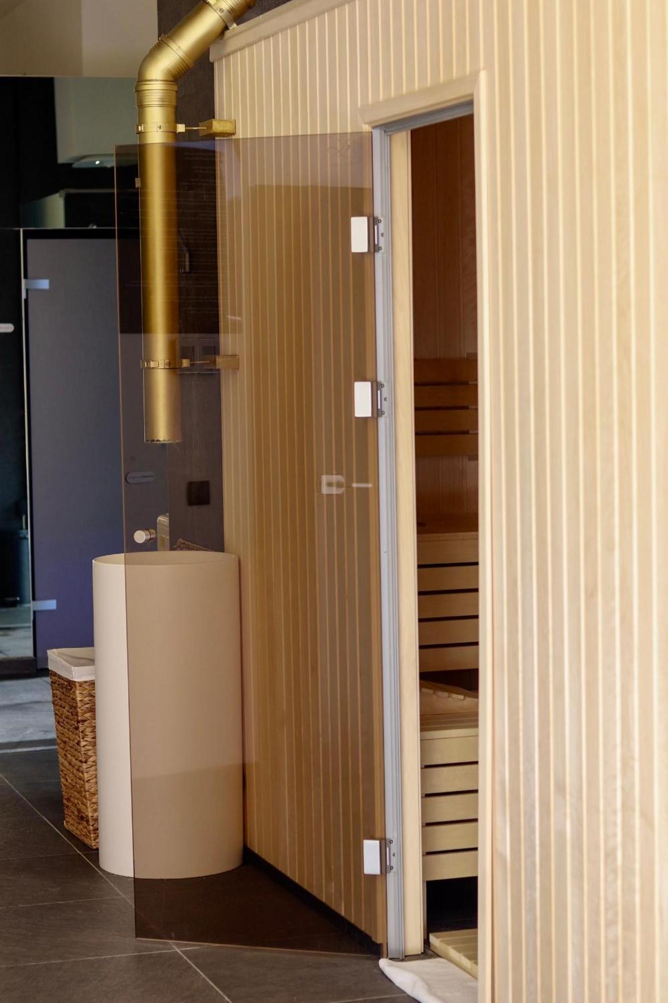 Swissotel SJJ Esterno foto A modern Finnish sauna