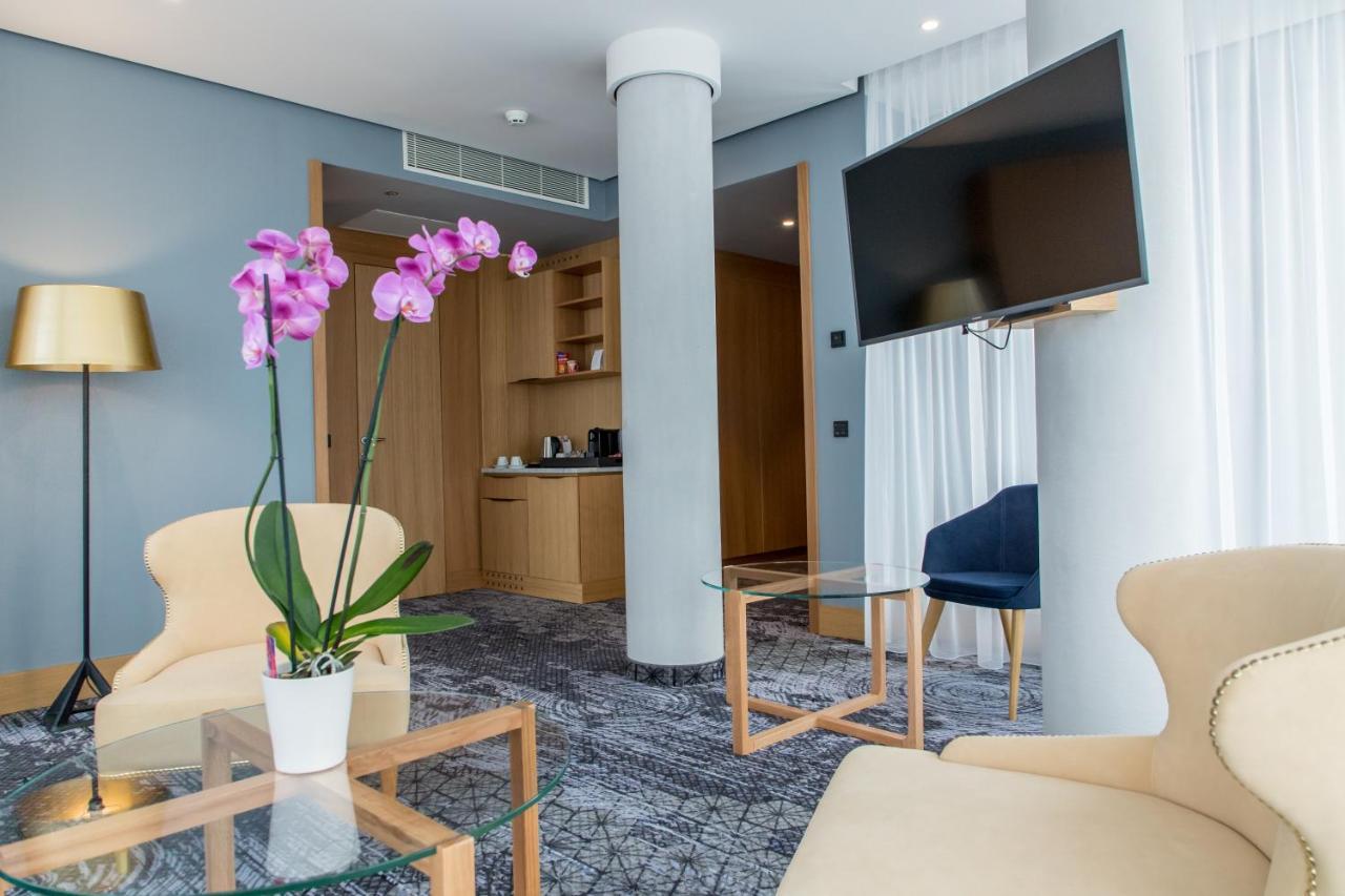Swissotel SJJ Esterno foto Suite
